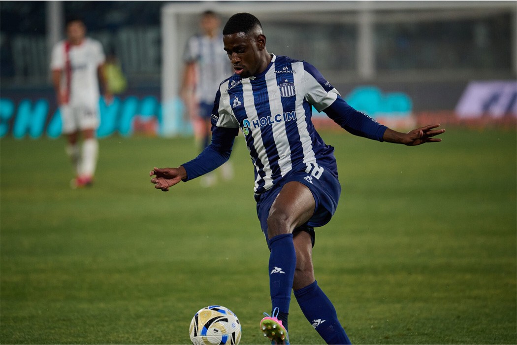 José Herrero: “Angulo hizo mucha fuerza para llegar a Peñarol para jugar la Libertadores”