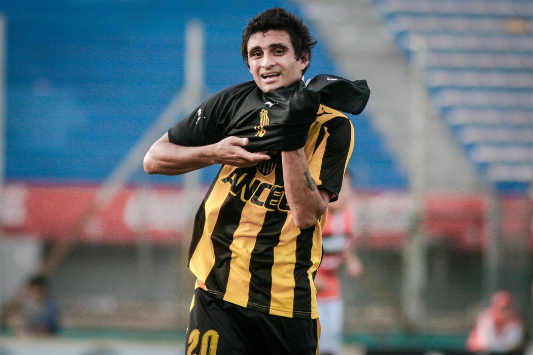 Carlos Bueno: “a Peñarol se la hace difícil ganar con Matonte”