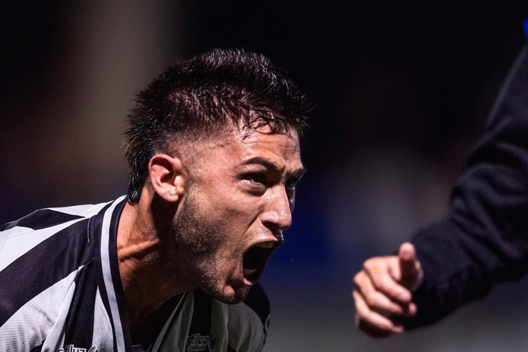 Wanderers le ganó al líder, Central Español, 1-0 en el Palermo