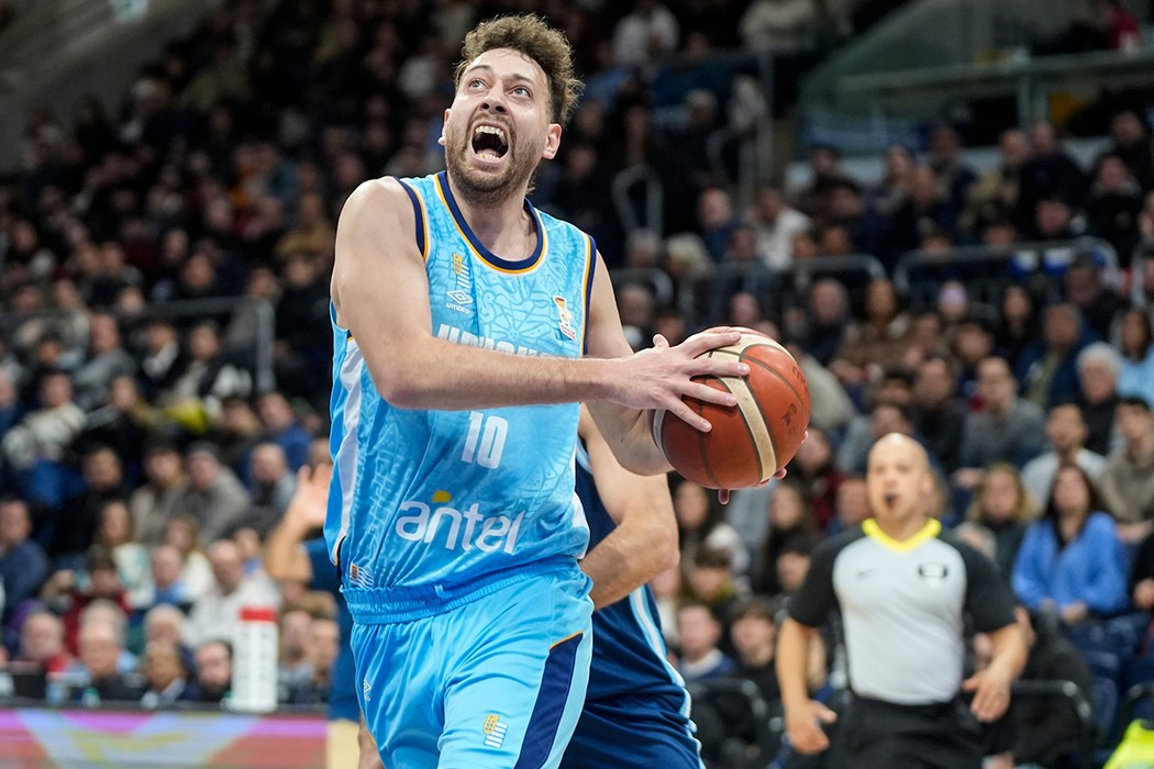 La Selección Uruguaya de Básquetbol recibe esta tarde a Cuba en el Antel Arena