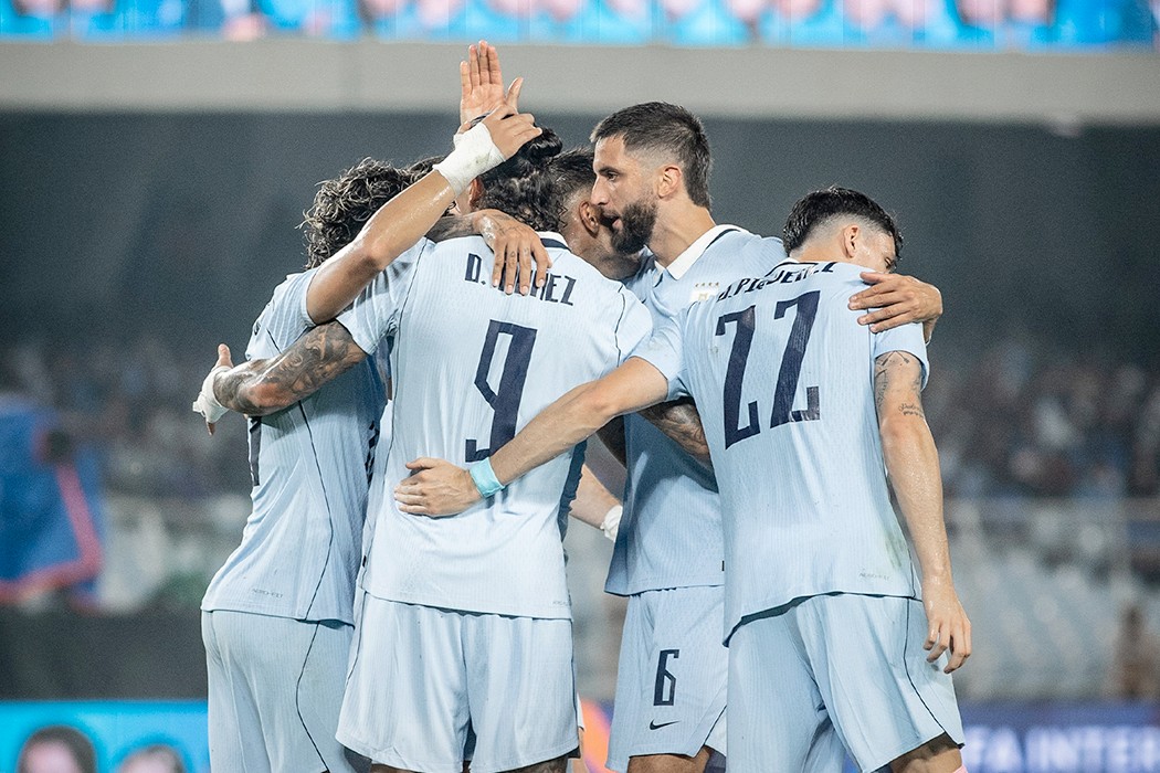 Uruguay derrotó 6-1 a India en el cierre de la Fecha FIFA