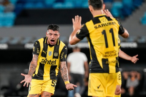 Peñarol venció 3-1 a Progreso en el comienzo del Torneo Apertura