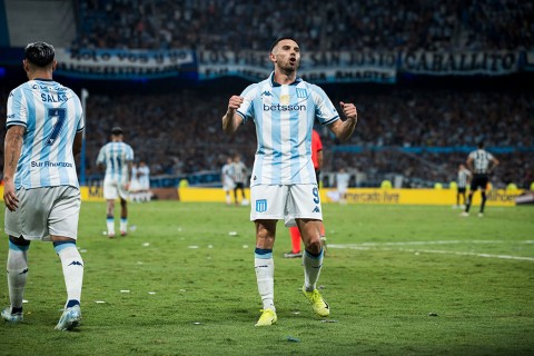 Racing derrotó a Botafogo en la ida de la Recopa Sudamericana