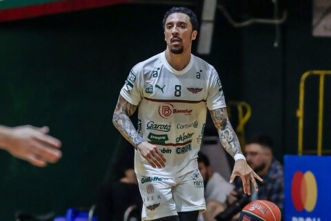 Aguada ganó y se puso a uno