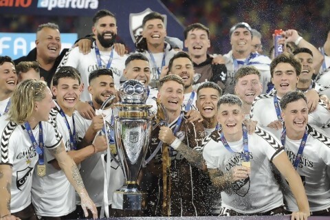 Victor Hugo: “Platense le dio una bofetada a la historia del fútbol argentino”