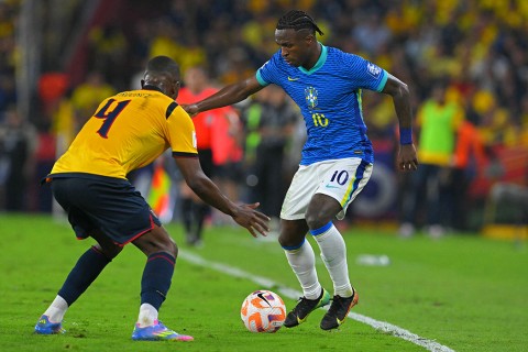Con el debut de Ancelotti como DT, Brasil igualó sin goles con Ecuador