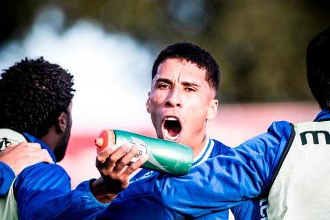 Juventud le ganó a Racing y no afloja en la Anual