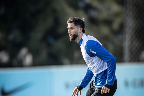 Rodrigo Bentancur será titular ante Venezuela