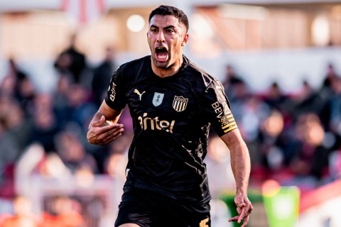 Peñarol le ganó 3-1 a River Plate en el Saroldi