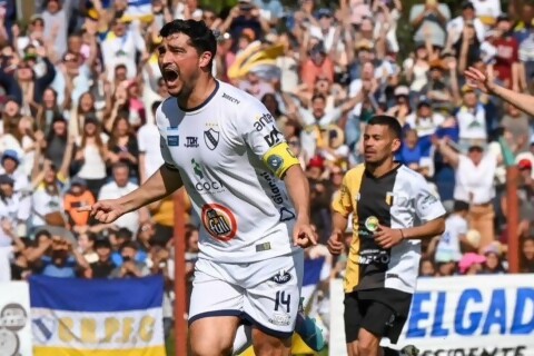 “Chory” Castro: “Para conseguir objetivos es fundamental que el jugador crea en la idea del técnico”