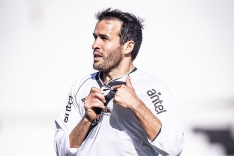 Camilo Mayada: “el cierre ideal para mi carrera sería con la camiseta de Danubio”