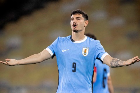 Se lesionó Agustín Álvarez Martínez y fue desafectado por Marcelo Bielsa
