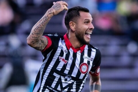 Gómez: “Mientras no money, no play fútbol”