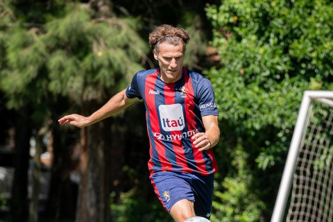 Diego Forlán y su lesión en la Liga Universitaria: “para tener tres costillas rotas no me duele tanto”