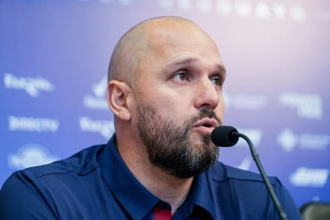 Jadson Viera en conferencia: “estoy muy contento por el plantel”