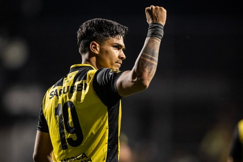 Matías Arezo: “estoy buscando la mejor forma de quedarme en Peñarol”