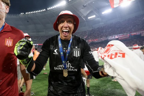 Estudiantes campéon del Trofeo de Campeones