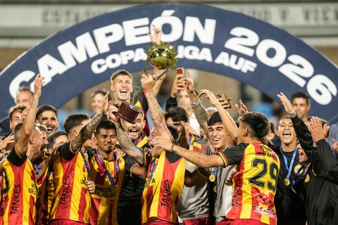 Progreso campeón de la Copa de la Liga AUF: venció 2-1 a Boston River