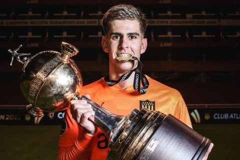 Randall Rodríguez: “soy hincha a muerte de Peñarol, por el club me peleo”