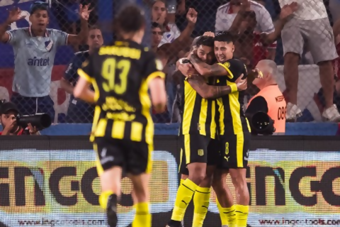 Peñarol dio el golpe y le ganó 1-0 a Nacional en el Gran Parque Central