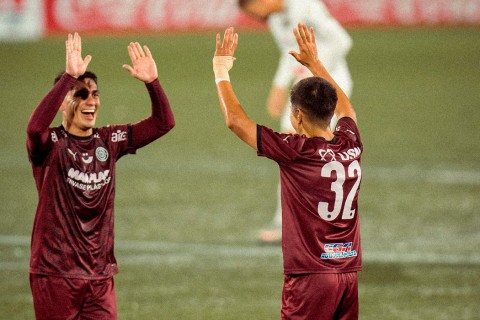 Con dos golazos de media cancha, City Torque goleó 4-1 a Boston River