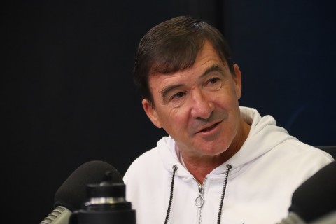 Alejandro Valenzuela: “soy hincha de Bielsa, sabe mucho, está preparado”