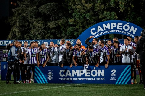 Fénix derrotó a Oriental y se coronó campeón del Torneo Competencia en Segunda