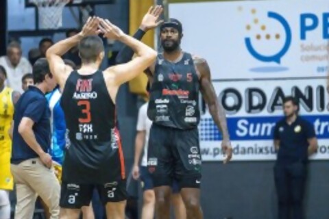 Victorias de Defensor y Aguada en el primer partido de sus series
