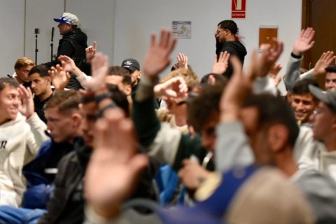 Los jugadores resolvieron no parar