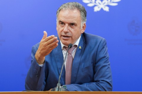 Yamandú Orsi: “la remodelación del Centenario va a costar más de 120 millones de dólares”
