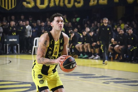 Peñarol se puso 2-0 en las finales