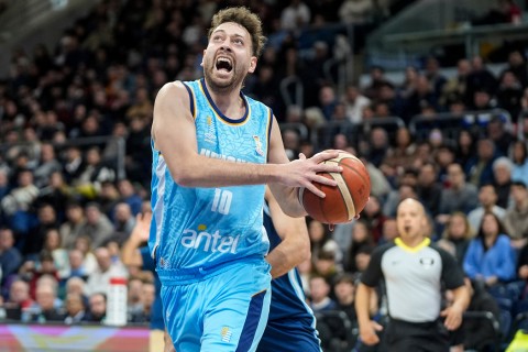 La Selección Uruguaya de Básquetbol recibe esta tarde a Cuba en el Antel Arena