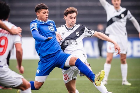 Danubio y Juventud empataron 1-1 en la reanudación del Torneo Intermedio