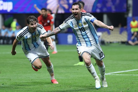 Argentina le remontó a Egipto, lo venció 3-2 y está en cuartos