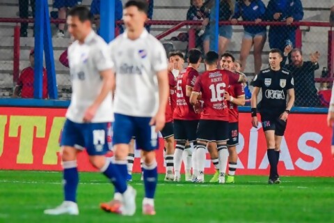 Wanderers dio la sorpresa y derrotó 2-1 a Nacional en el Parque Central