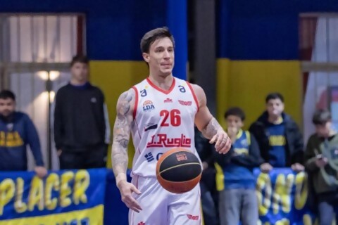 Olimpia le remontó a Trouville para quedar líder de la Liga de Ascenso