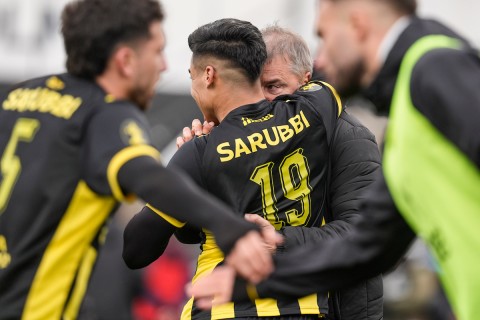 Peñarol goleó 4-0 a Danubio en su visita a Jardines