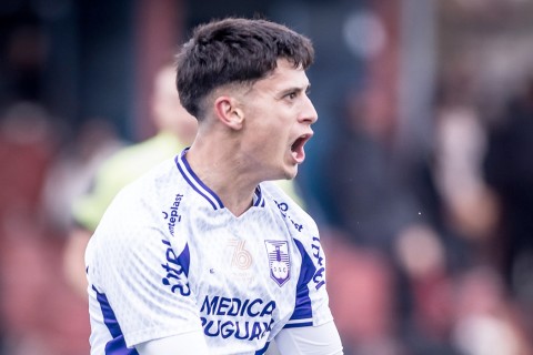 Central Español y Defensor Sporting repartieron honores: 1-1 en el Palermo