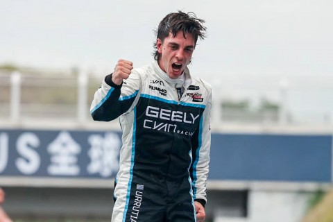Santiago Urrutia ganó en China y se acerca a la cima del TCR World Tour