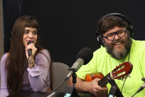 Cuatro Pesos de Propina en Los Mismos Locos