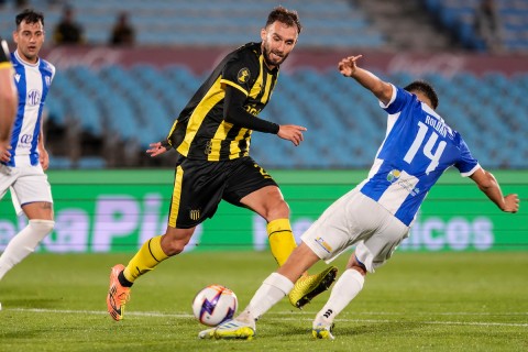 Peñarol empató 0-0 con Juventud en el comienzo de la fecha 12 del Clausura