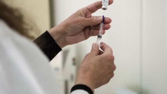 Los últimos datos de las tres vacunas que se aplican en Uruguay contra el Covid — Gianfranco Grompone — No Toquen Nada | El Espectador 810