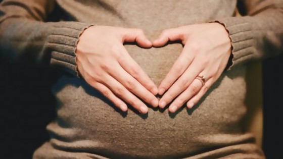 Un estudio indica que el estrés aumenta la probabilidad de dar a luz a una niña — Informes — No Toquen Nada | El Espectador 810