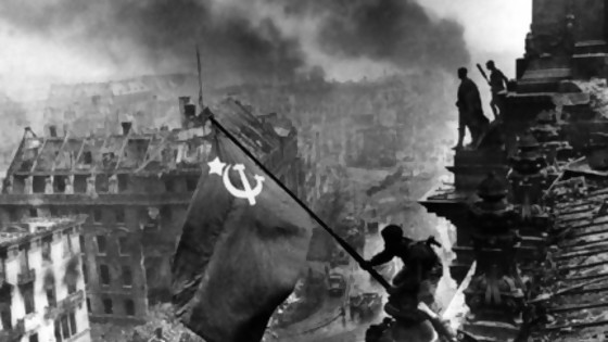 Bandera soviética en Berlín: una foto armada para la ocasión inspirada en Iwo Jima — Leo Barizzoni — No Toquen Nada | El Espectador 810