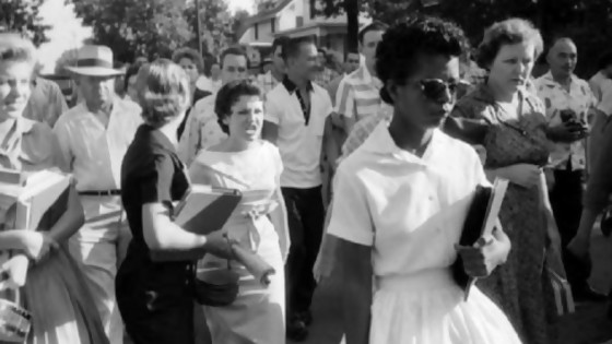 “Los nueve de Little Rock“: la foto que muestra los insultos a los estudiantes negros — Leo Barizzoni — No Toquen Nada | El Espectador 810
