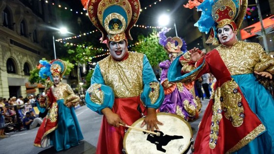 Desfile de Carnaval en las canteras del Parque Rodó — Qué tiene la tarde — Más Temprano Que Tarde | El Espectador 810