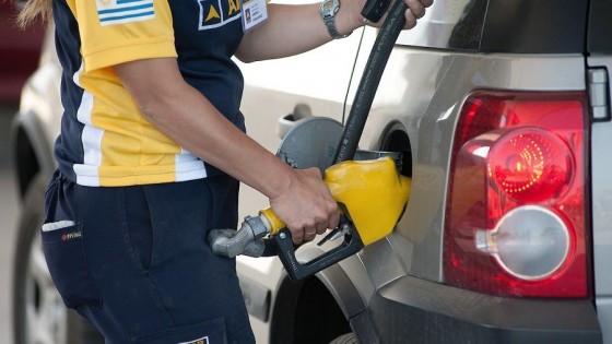 Desde el sábado baja $3 el litro de nafta, el gasoil y el supergás se mantienen.  — La portada — Paren Todo | El Espectador 810