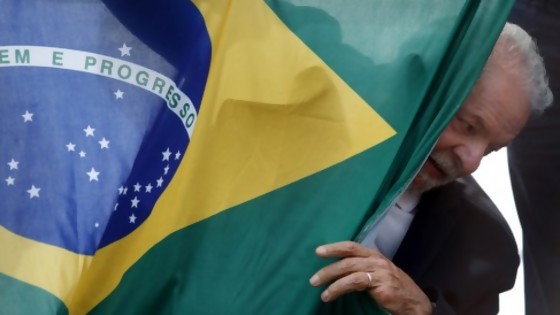 Ganó Lula, el preferido del mainstream político-mediático: ¿la Globo se volvió buena?/ Avión en mantenimiento choca edificio de fuerza aérea sin despegar — Columna de Darwin — No Toquen Nada | El Espectador 810