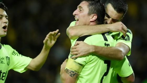 El gol más feo del “C. Bolla” y los desprolijos de España — Darwin - Columna Deportiva — No Toquen Nada | El Espectador 810