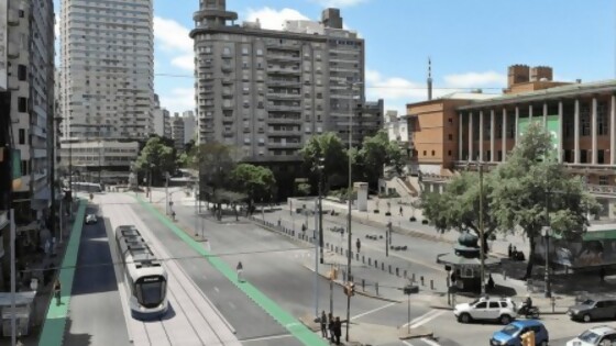 El tranvía de Montevideo ya tiene render/ Mujica le mandó un video de apoyo a Massa — Columna de Darwin — No Toquen Nada | El Espectador 810